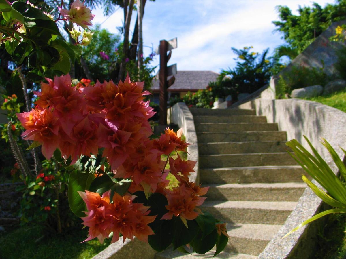 Tribal Hills Mountain Resort Puerto Galera Bagian luar foto