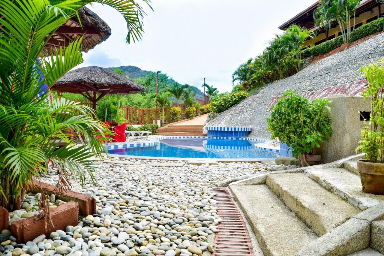 Tribal Hills Mountain Resort Puerto Galera Bagian luar foto