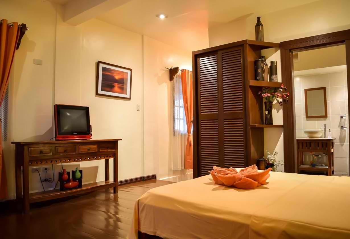 Tribal Hills Mountain Resort Puerto Galera Bagian luar foto