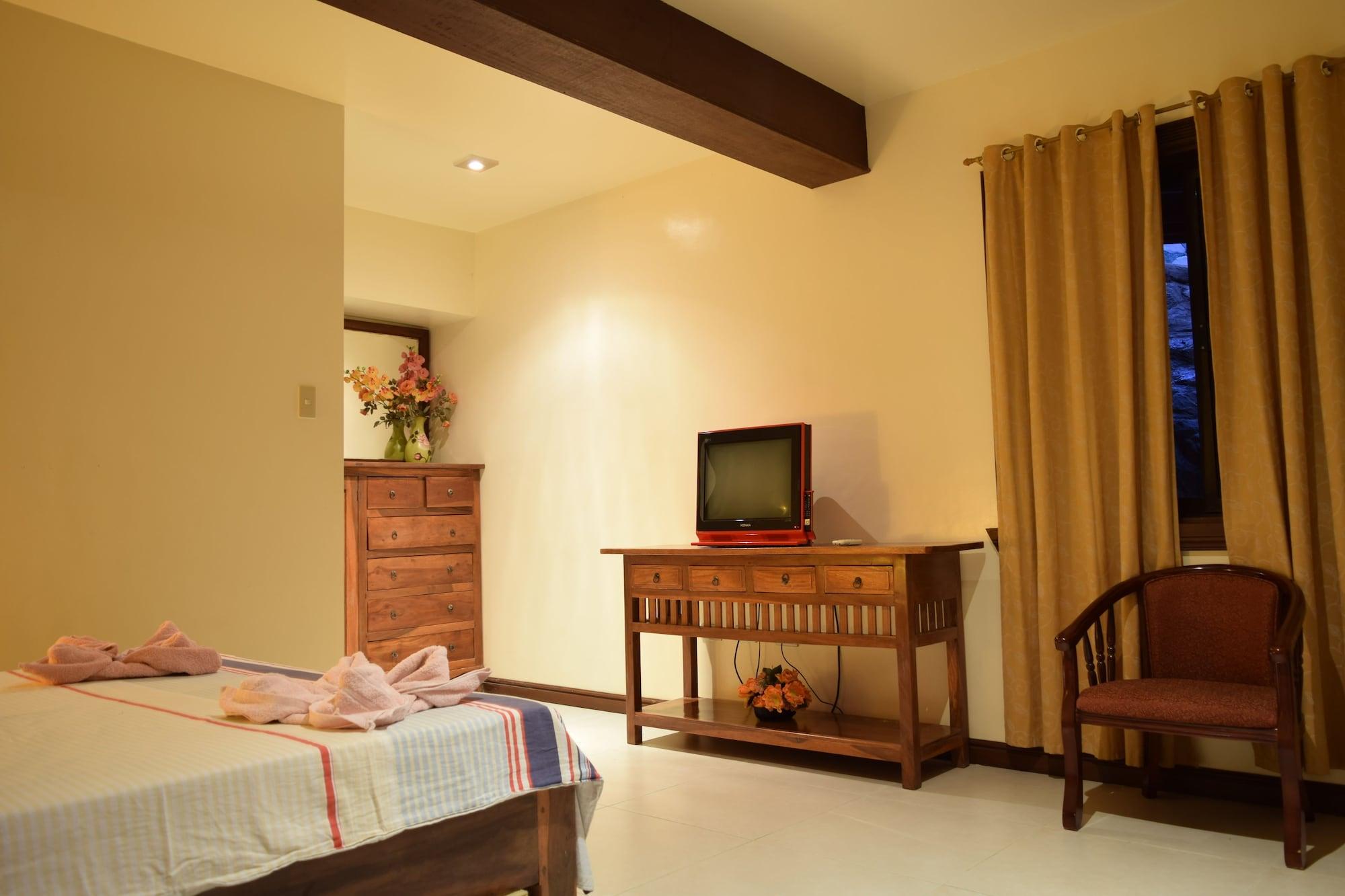 Tribal Hills Mountain Resort Puerto Galera Bagian luar foto