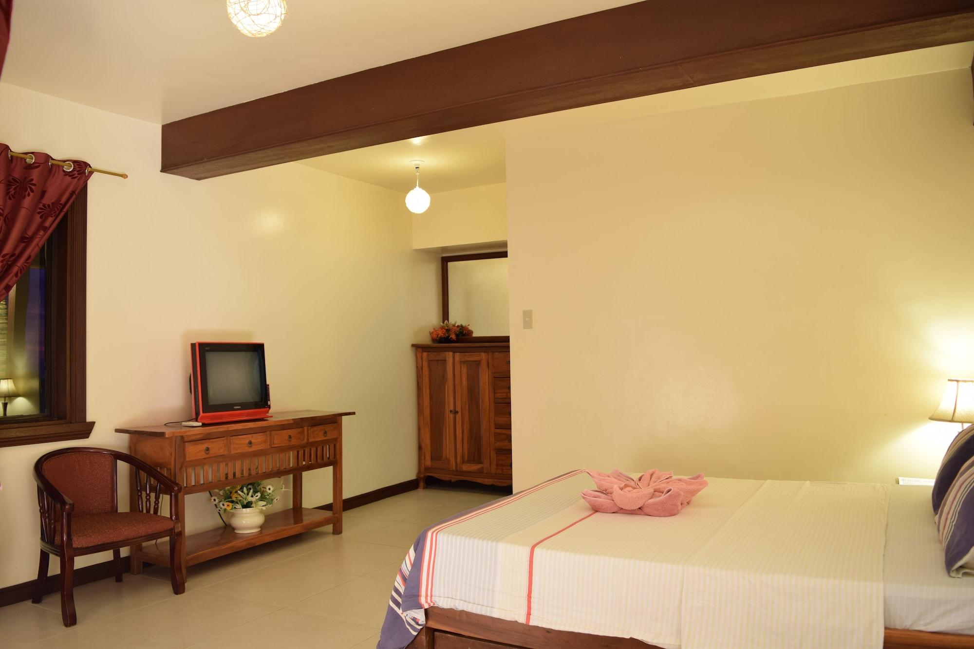 Tribal Hills Mountain Resort Puerto Galera Bagian luar foto
