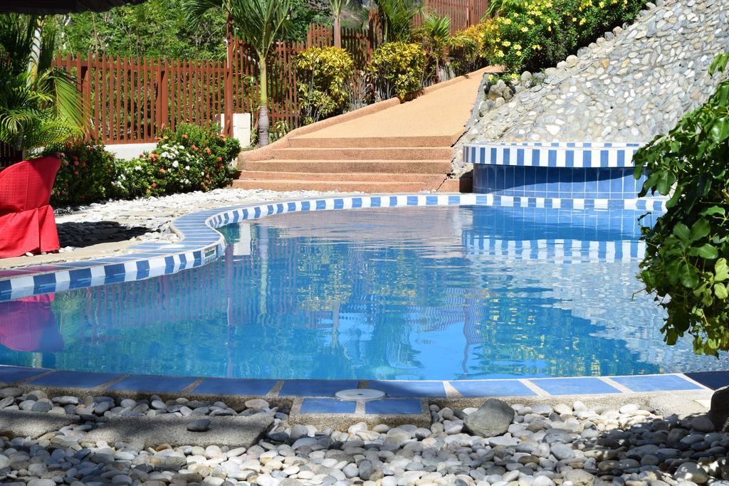 Tribal Hills Mountain Resort Puerto Galera Bagian luar foto