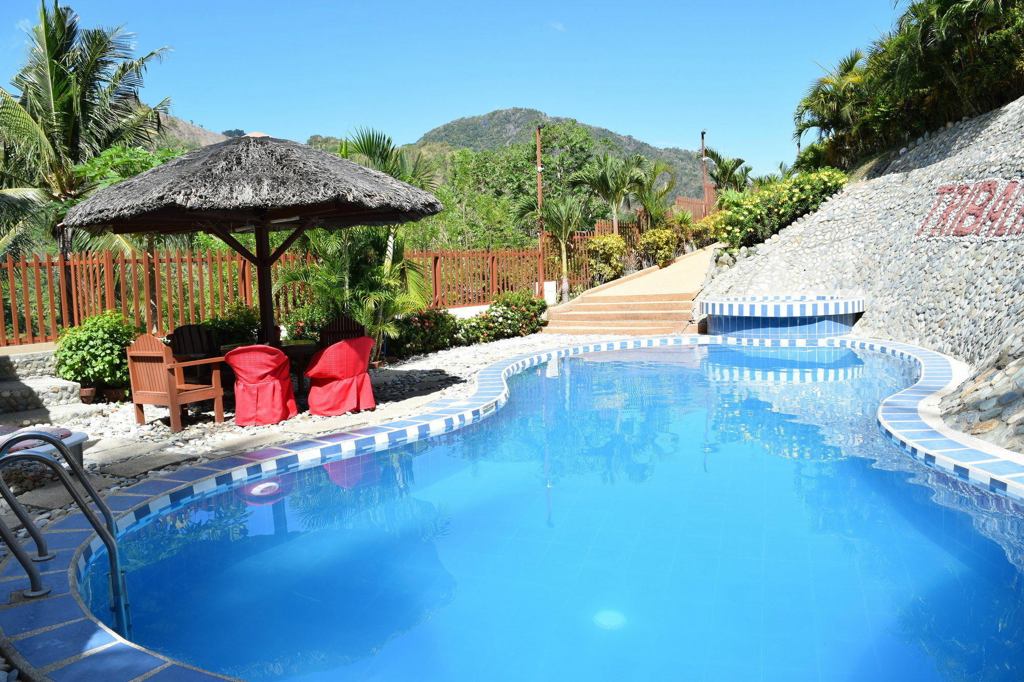 Tribal Hills Mountain Resort Puerto Galera Bagian luar foto